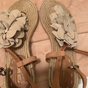 Nude flowered sandals by Klub Nico